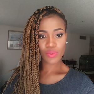 Meet your Posher, Alexandra